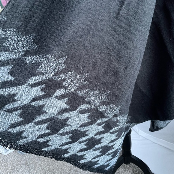 NWT Fraas wrap - Picture 3 of 4